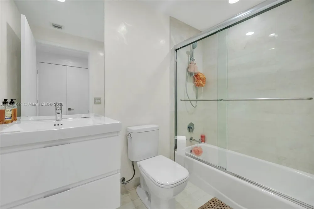 17301 Biscayne Blvd #910 North Miami Beach, FL 33160