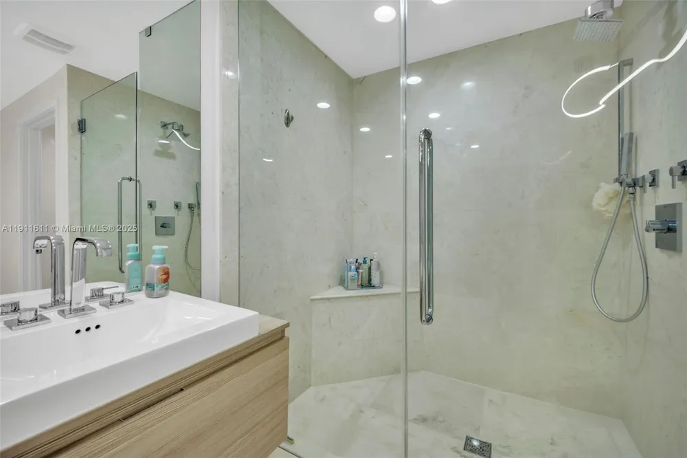 17301 Biscayne Blvd #910 North Miami Beach, FL 33160