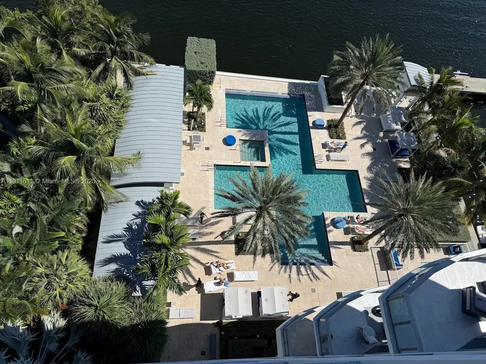 17301 Biscayne Blvd #910 North Miami Beach, FL 33160