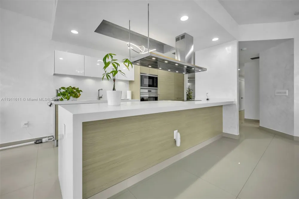 17301 Biscayne Blvd #910 North Miami Beach, FL 33160