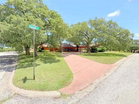 905 Bennett Drive