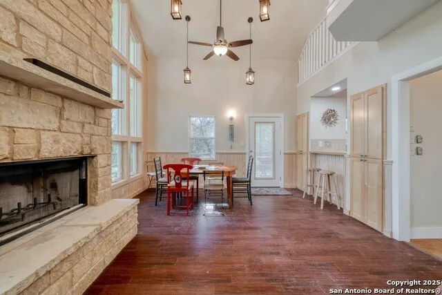 123 Bowie Luling, TX 78648