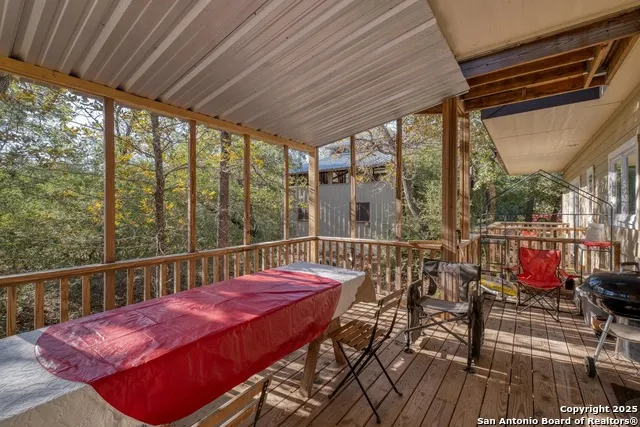 123 Bowie Luling, TX 78648