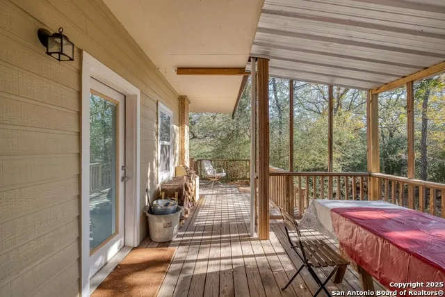 123 Bowie Luling, TX 78648