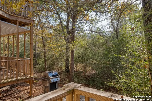 123 Bowie Luling, TX 78648