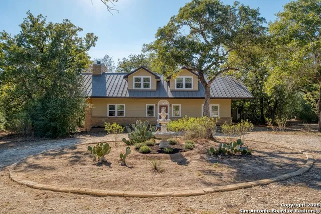 123 Bowie Luling, TX 78648