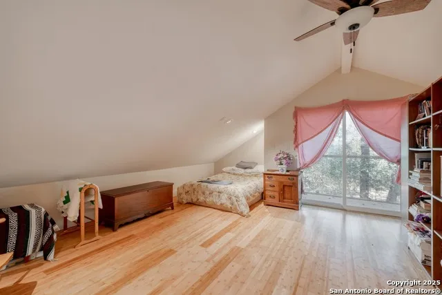 123 Bowie Luling, TX 78648