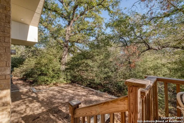 123 Bowie Luling, TX 78648