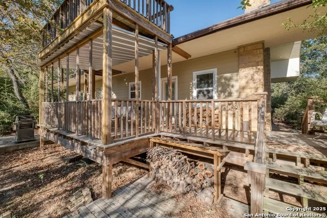 123 Bowie Luling, TX 78648