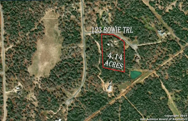 123 Bowie Luling, TX 78648