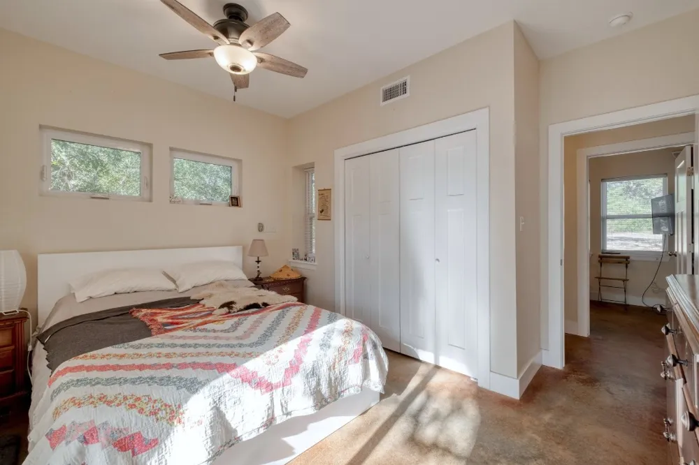 123 Bowie Trail Luling, TX 78648