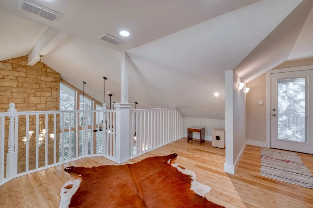 123 Bowie Trail Luling, TX 78648