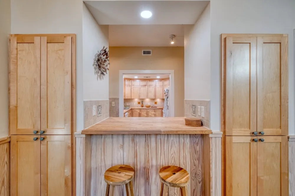 123 Bowie Trail Luling, TX 78648