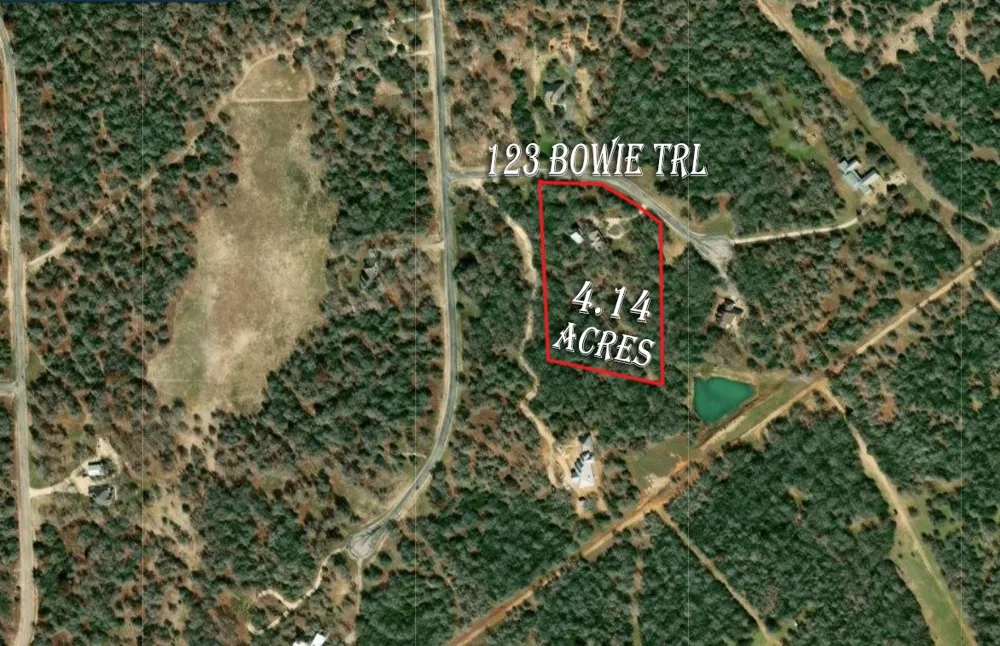 123 Bowie Trail Luling, TX 78648