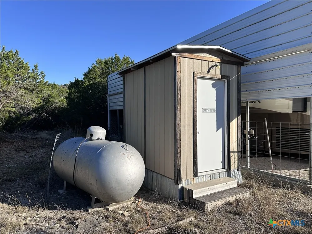 16458 FM 2484 Salado, TX 76571
