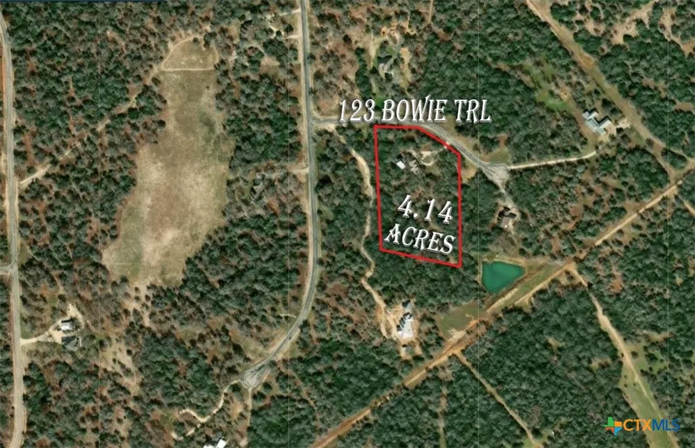 123 Bowie Trail Luling, TX 78648