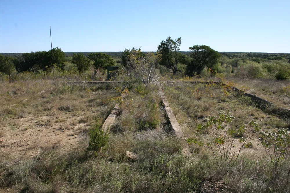 Upper Brad Strawn, TX 76475