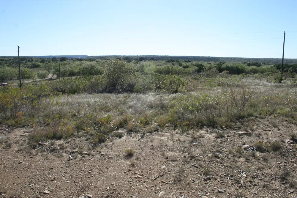 Upper Brad Strawn, TX 76475