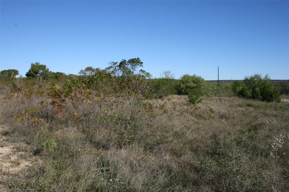 Upper Brad Strawn, TX 76475
