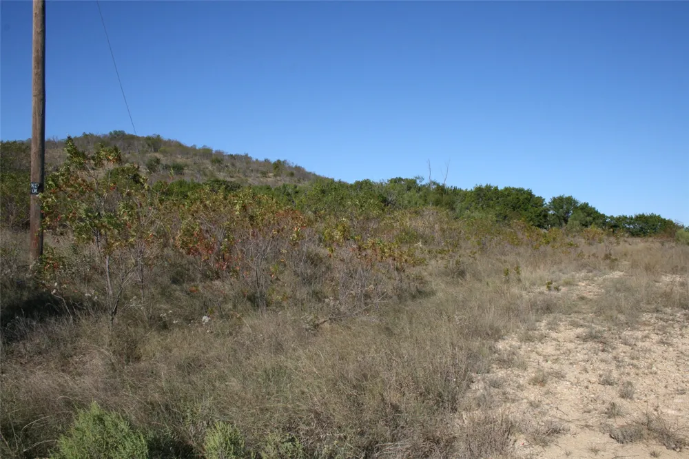 Upper Brad Strawn, TX 76475