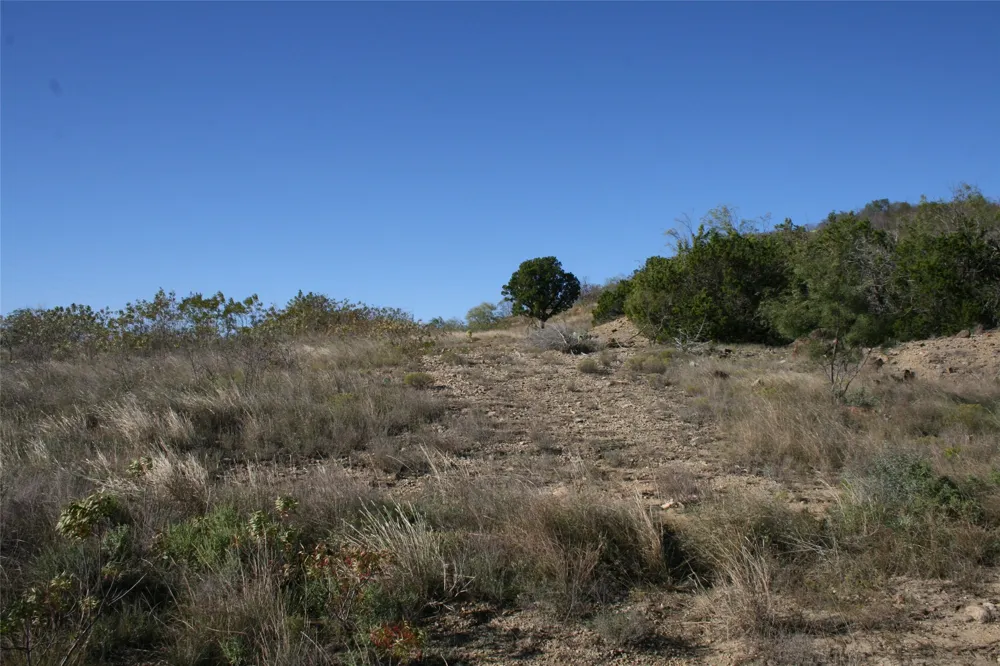 Upper Brad Strawn, TX 76475