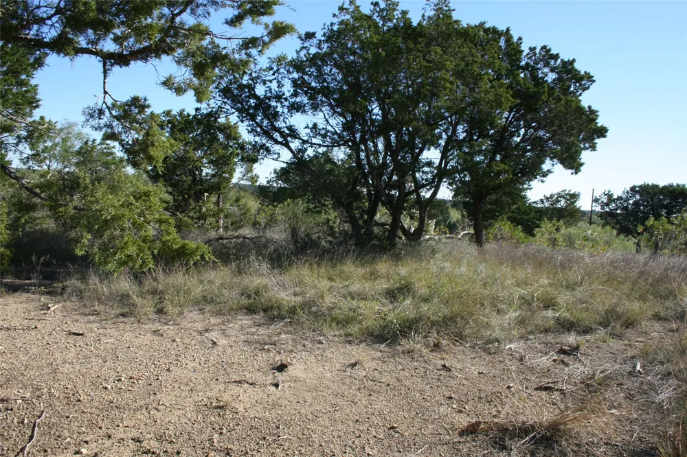 Upper Brad Strawn, TX 76475