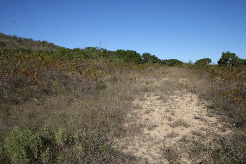 Upper Brad Strawn, TX 76475