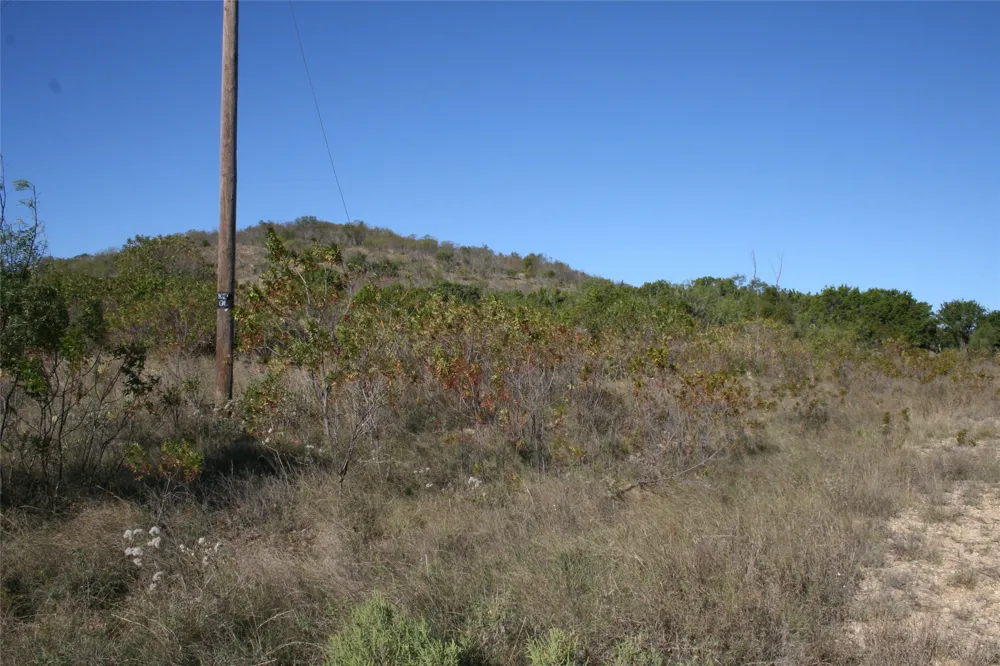 Upper Brad Strawn, TX 76475