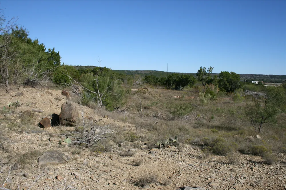 Upper Brad Strawn, TX 76475