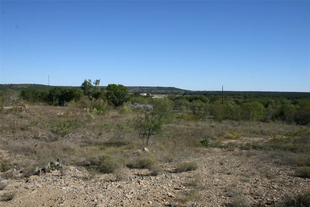 Upper Brad Strawn, TX 76475