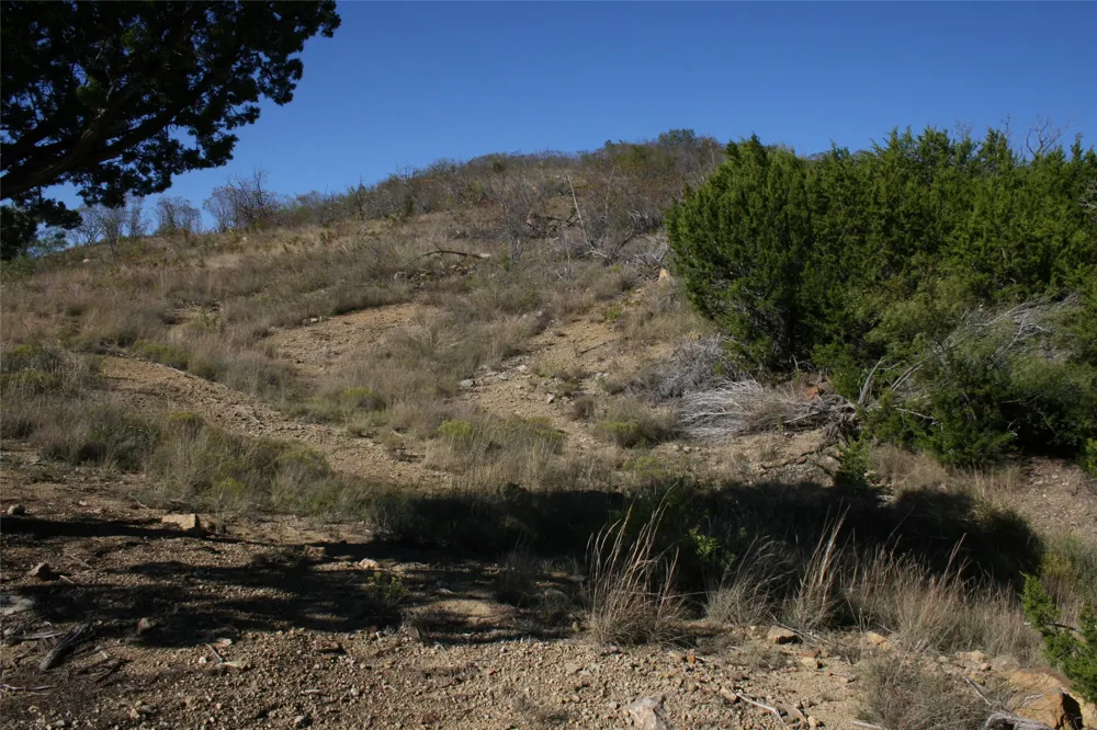 Upper Brad Strawn, TX 76475