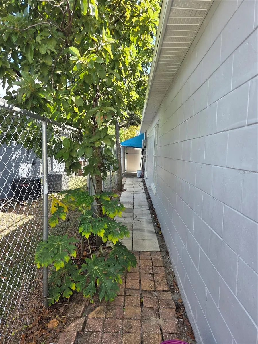 1033 HAMLET DRIVE Maitland, FL 32751