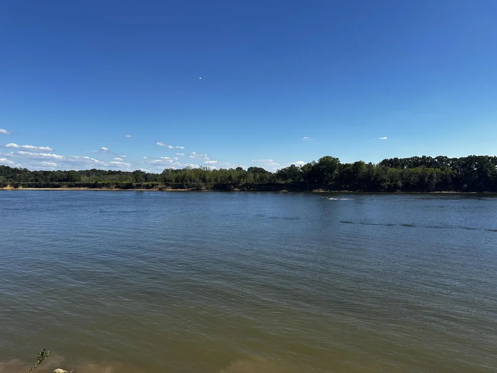 2700 CATFISH LN Crump, TN 38327