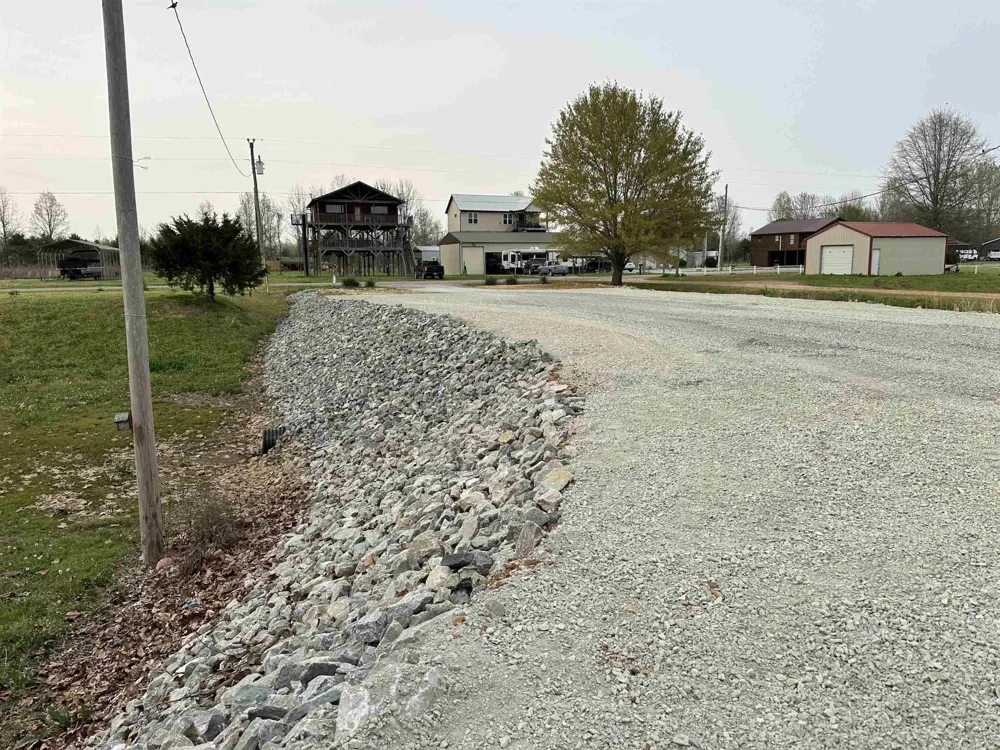 2700 CATFISH LN Crump, TN 38327