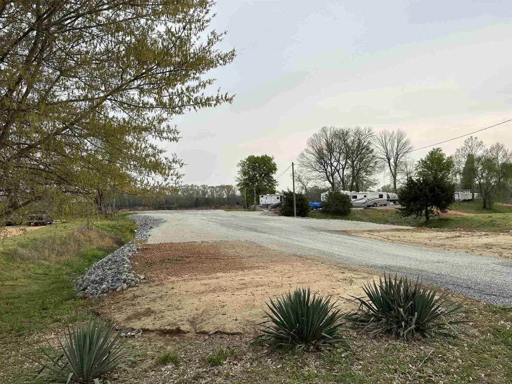 2700 CATFISH LN Crump, TN 38327