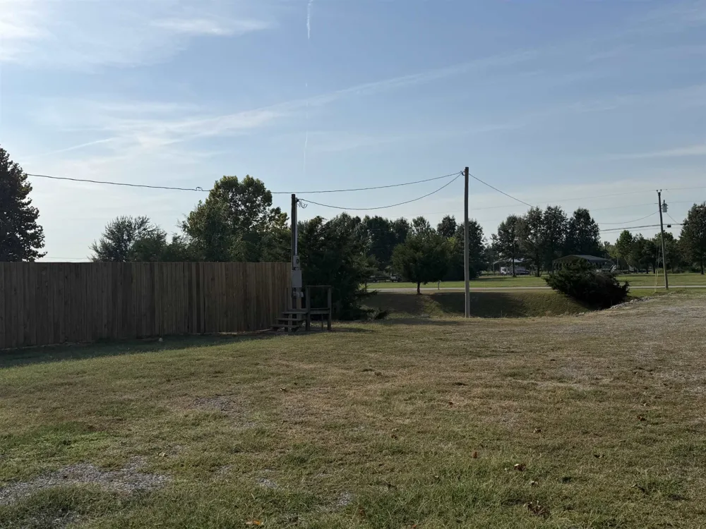 2700 CATFISH LN Crump, TN 38327