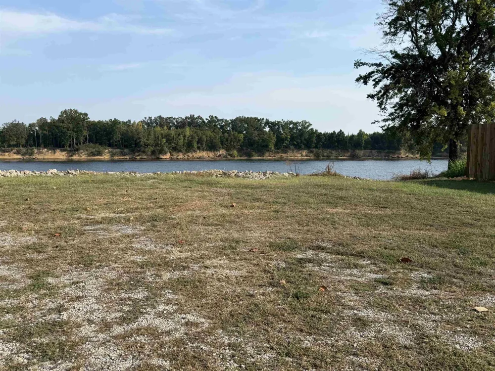 2700 CATFISH LN Crump, TN 38327