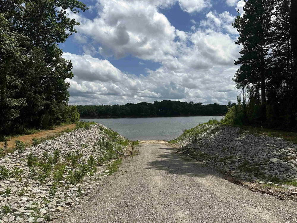 0 CATFISH LN Crump, TN 38327