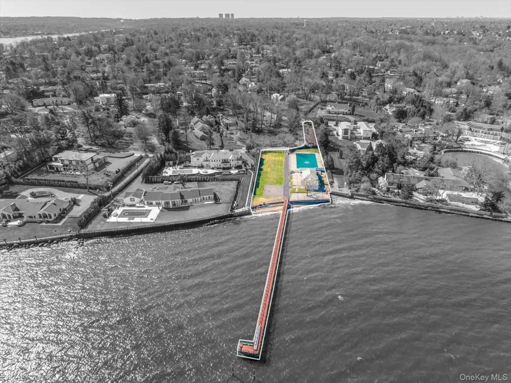 33 Harbour Road Great Neck, NY 11024