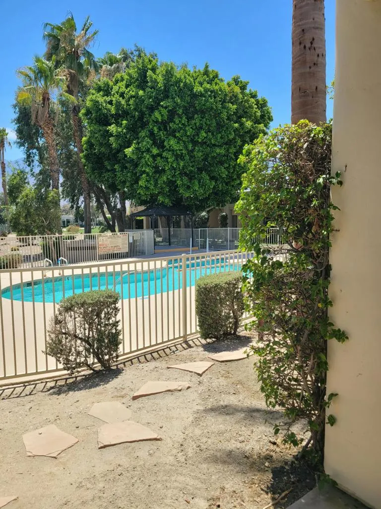 67207 Chimayo Drive Cathedral City, CA 92234