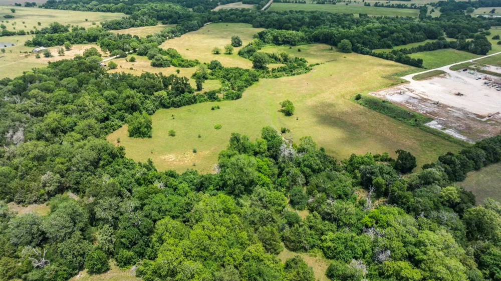 1268 Stokes Road Fayetteville, TX 78950