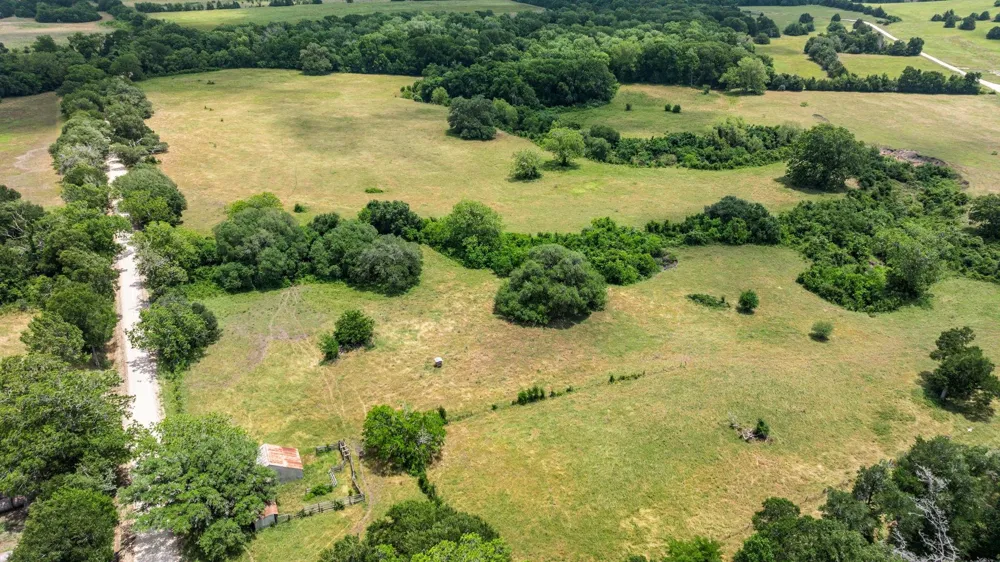 1268 Stokes Road Fayetteville, TX 78950