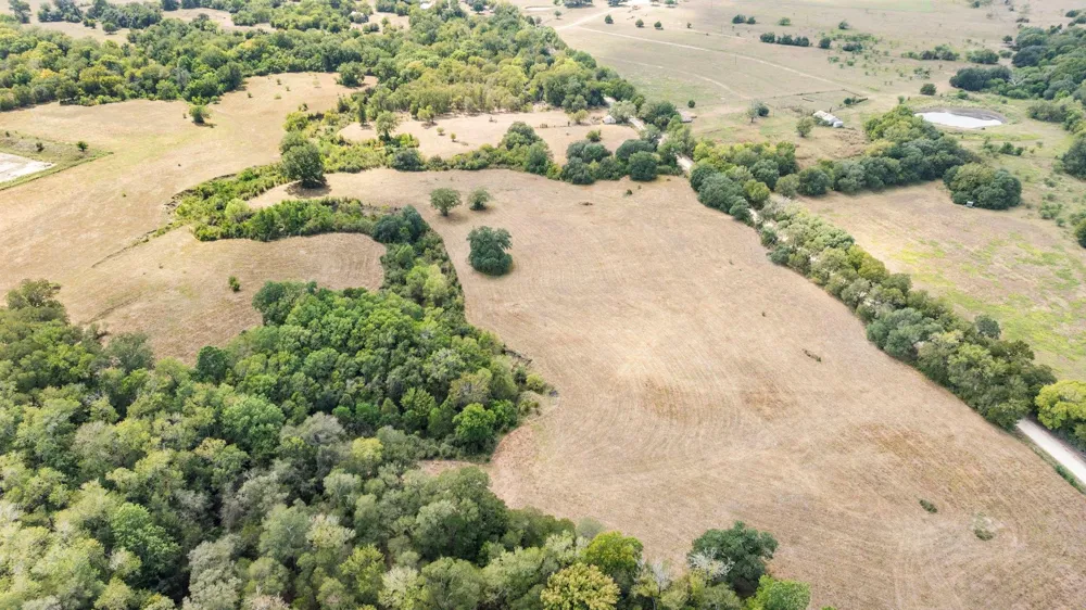 1268 Stokes Road Fayetteville, TX 78950