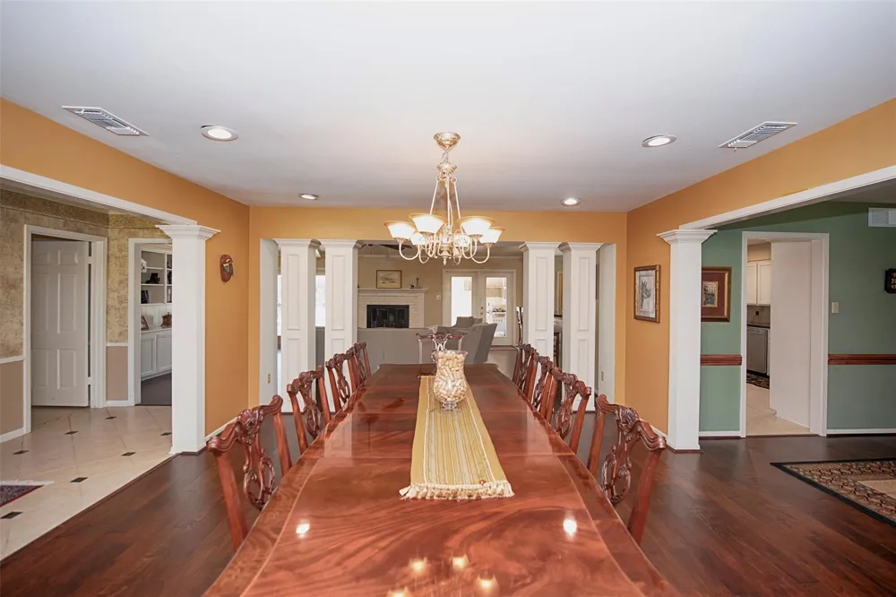 18502 Vinland Drive Nassau Bay, TX 77058