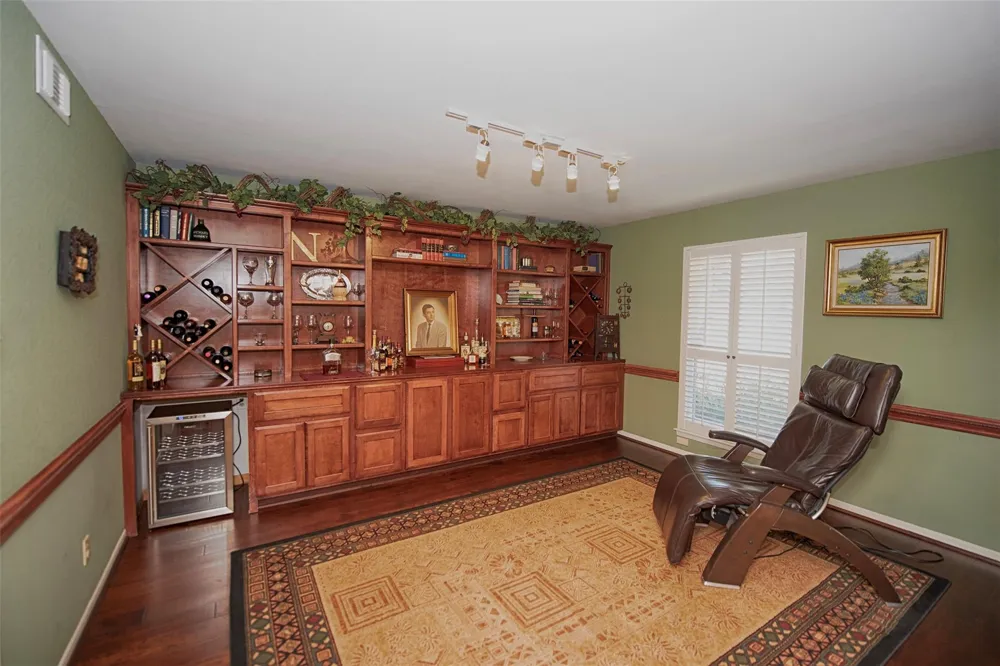 18502 Vinland Drive Nassau Bay, TX 77058