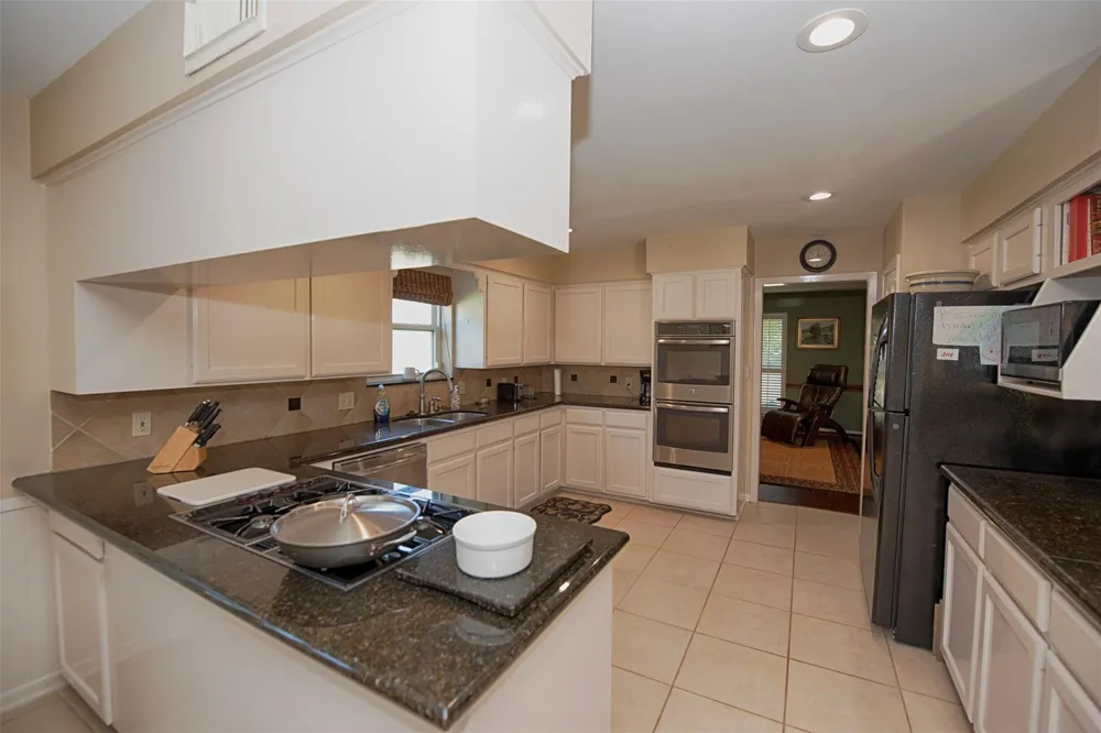 18502 Vinland Drive Nassau Bay, TX 77058