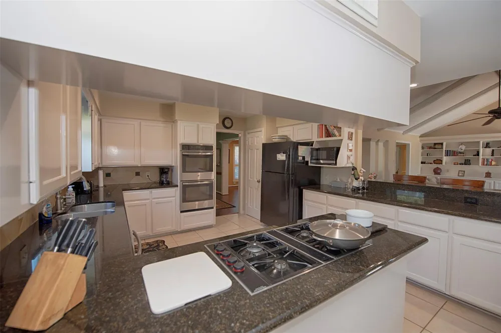 18502 Vinland Drive Nassau Bay, TX 77058