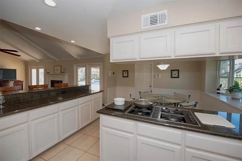 18502 Vinland Drive Nassau Bay, TX 77058