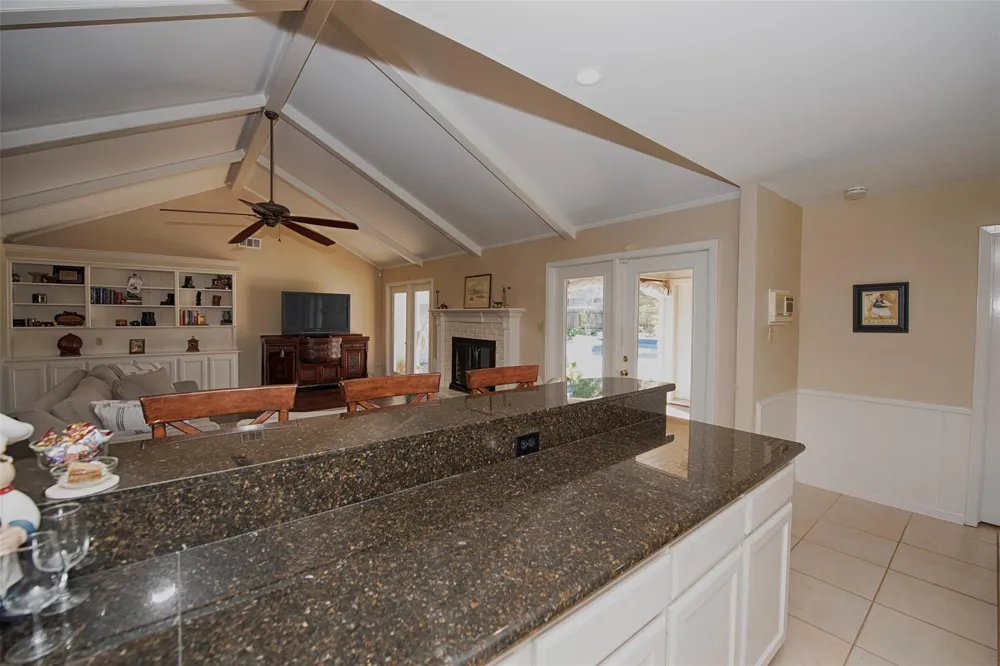 18502 Vinland Drive Nassau Bay, TX 77058
