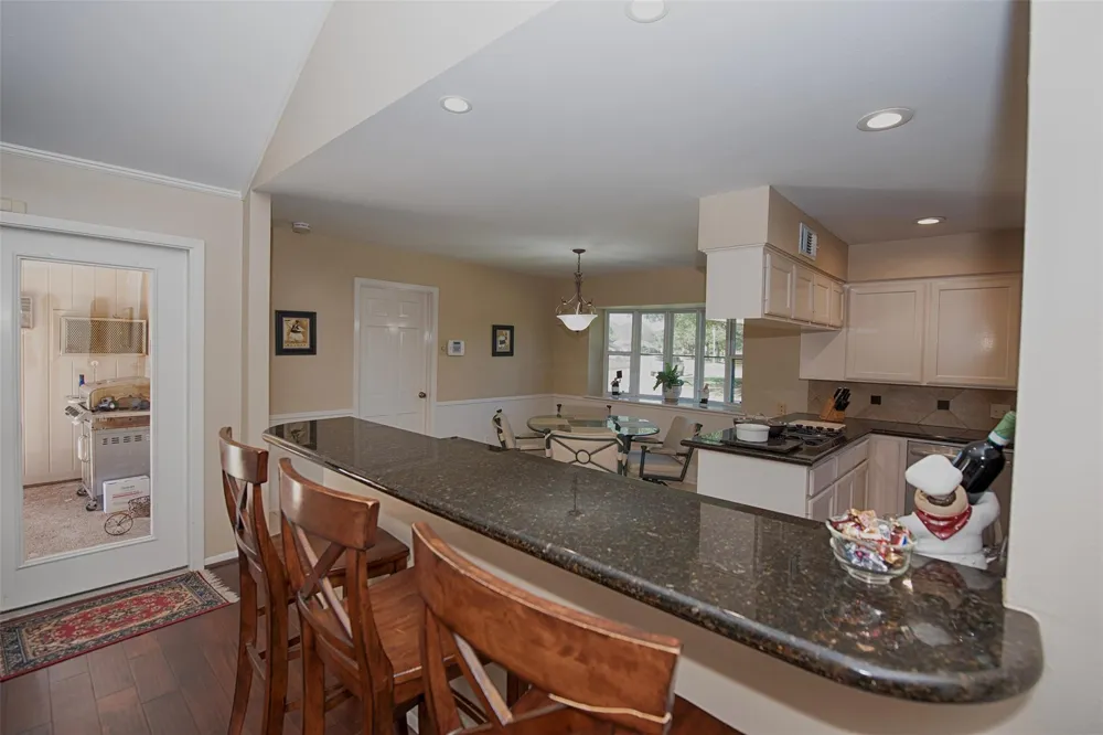 18502 Vinland Drive Nassau Bay, TX 77058